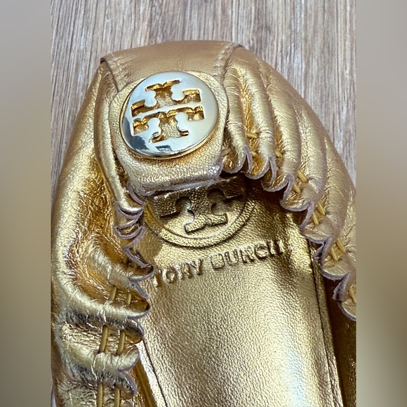TORY BURCH REESE TASSEL GOLD BALLET FLATS SZ 9 EUC - Picture 5 of 5